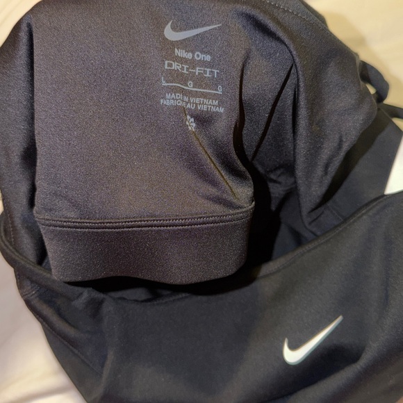 Black Nike ONE Training Tank - Picture 3 of 4